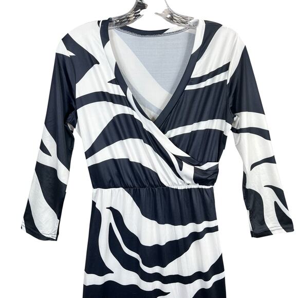 Black and White V-Neck Long Maxi Dress Elegant Style - Picture 3 of 6